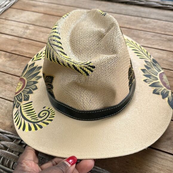 Bonitos Hand Painted & Crafted Women’s Hat L - Picture 3 of 7
